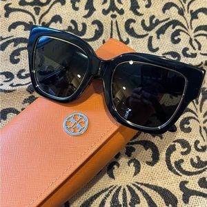 Brand New Tory Burch Sunglasses Model TY7180U